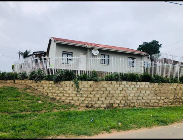 3 BEDROOM FREESTANDING FOR SALE IN WOODLANDS